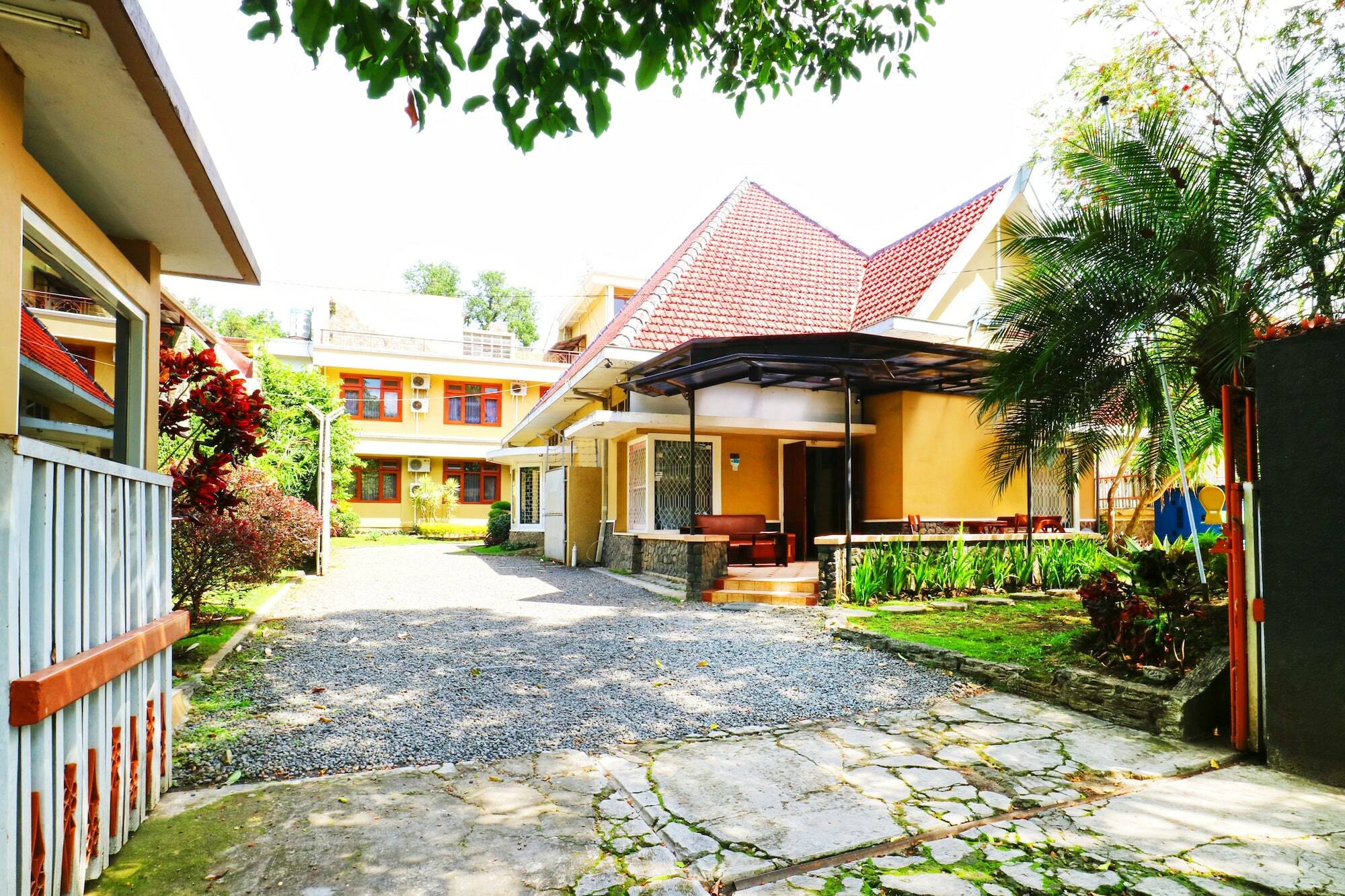 Reddoorz Plus Near Brawijaya Museum Malang Kültér fotó