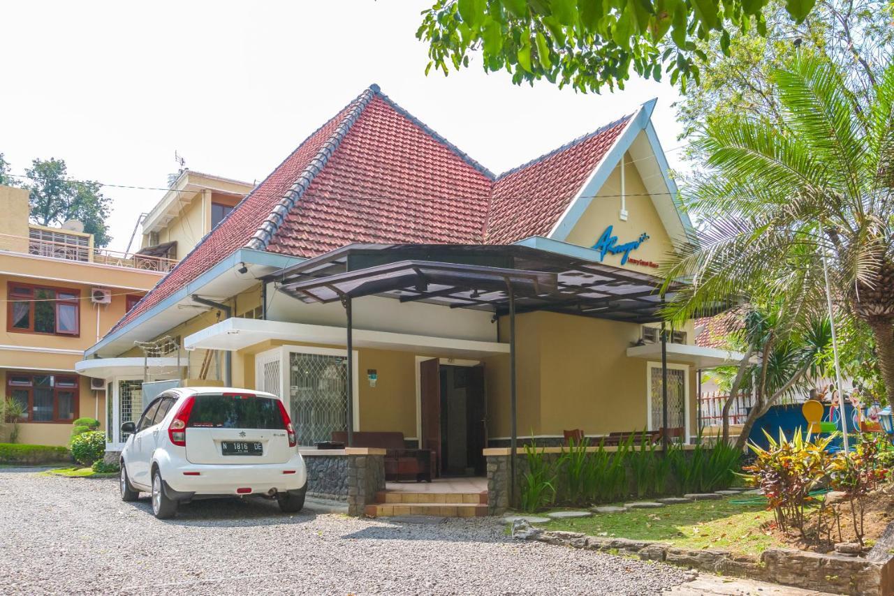 Reddoorz Plus Near Brawijaya Museum Malang Kültér fotó