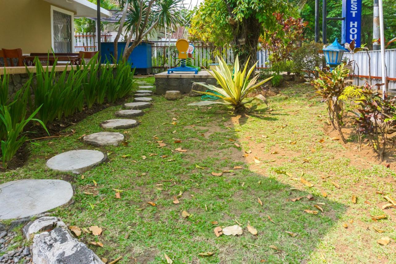 Reddoorz Plus Near Brawijaya Museum Malang Kültér fotó
